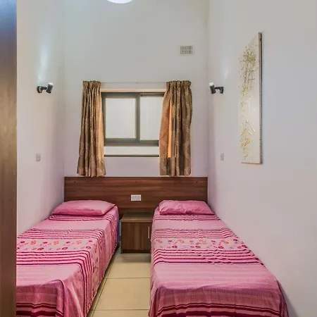 Blue Harbour 1 Seafront Holiday 2-bedroom With Terrace St Pauls Bay St. Paul's Bay