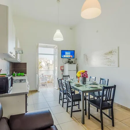 Blue Harbour 1 Seafront Holiday 2-bedroom With Terrace St Pauls Bay St Paul's Bay